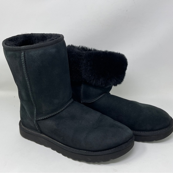 UGG Classic II Short Black 1016223-BLK - Picture 3 of 16
